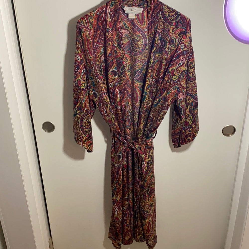 PURE SILK robe. Excellent Condition